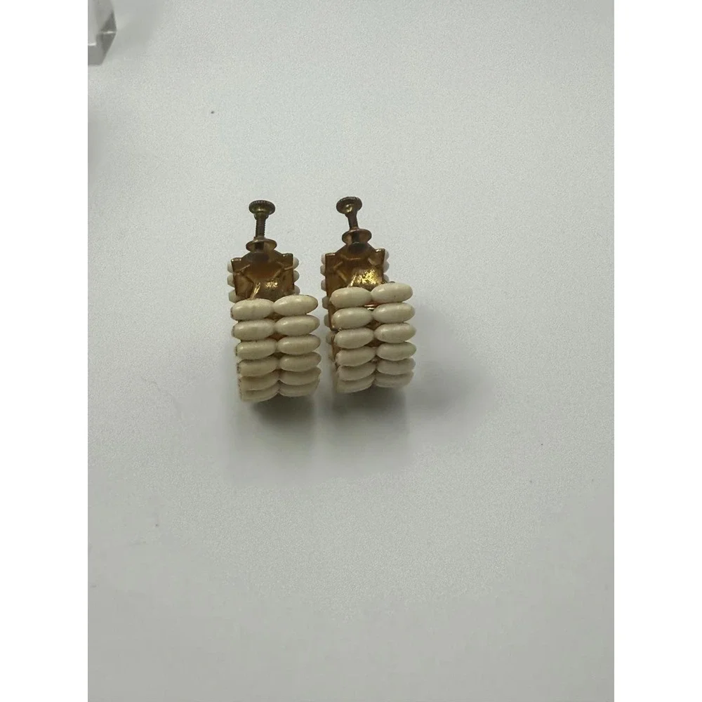 Vintage Mid Century Cream‎ Beaded Hoop Earrings Gold Tone Screw Back Ivory White